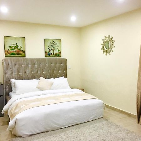 Alexia'S Place Hotel Lagos Dış mekan fotoğraf