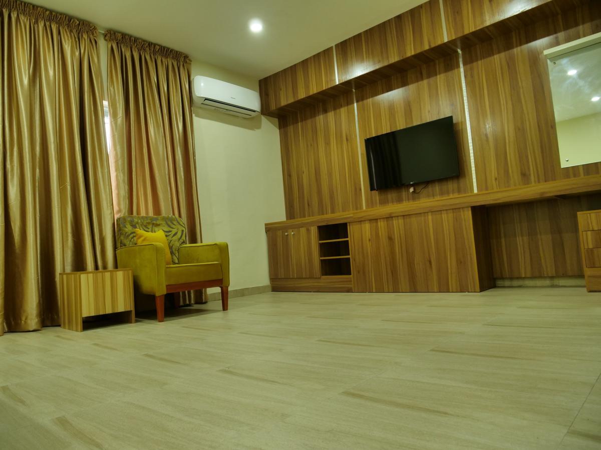 Alexia'S Place Hotel Lagos Dış mekan fotoğraf