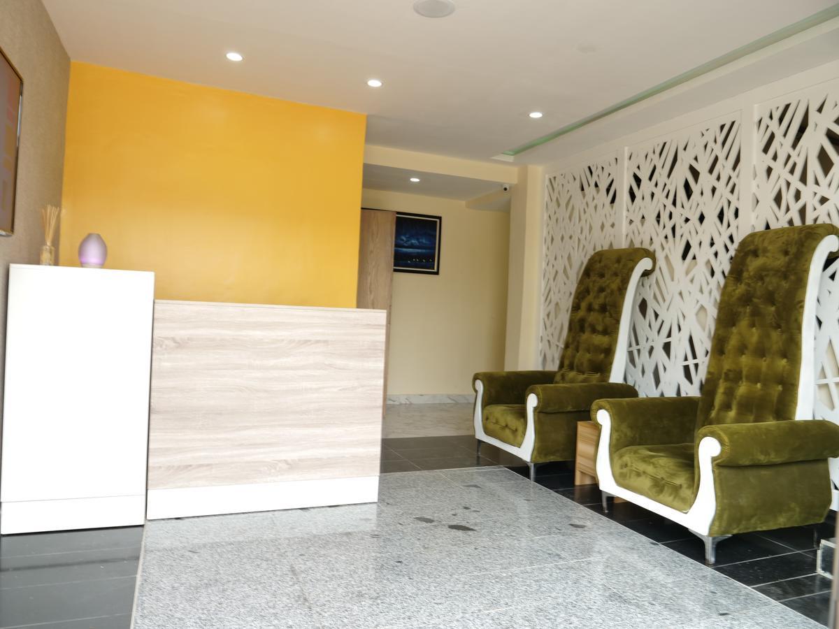 Alexia'S Place Hotel Lagos Dış mekan fotoğraf