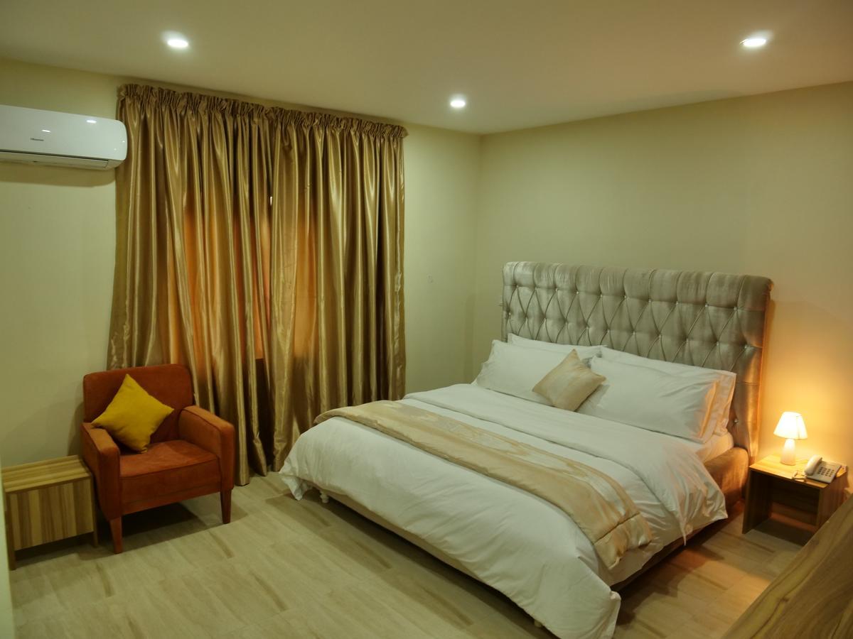 Alexia'S Place Hotel Lagos Dış mekan fotoğraf