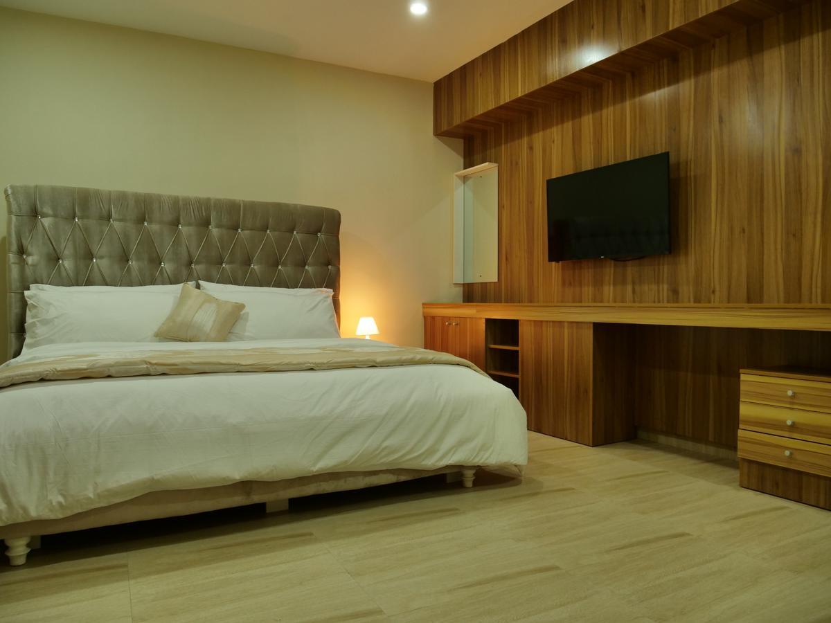 Alexia'S Place Hotel Lagos Dış mekan fotoğraf