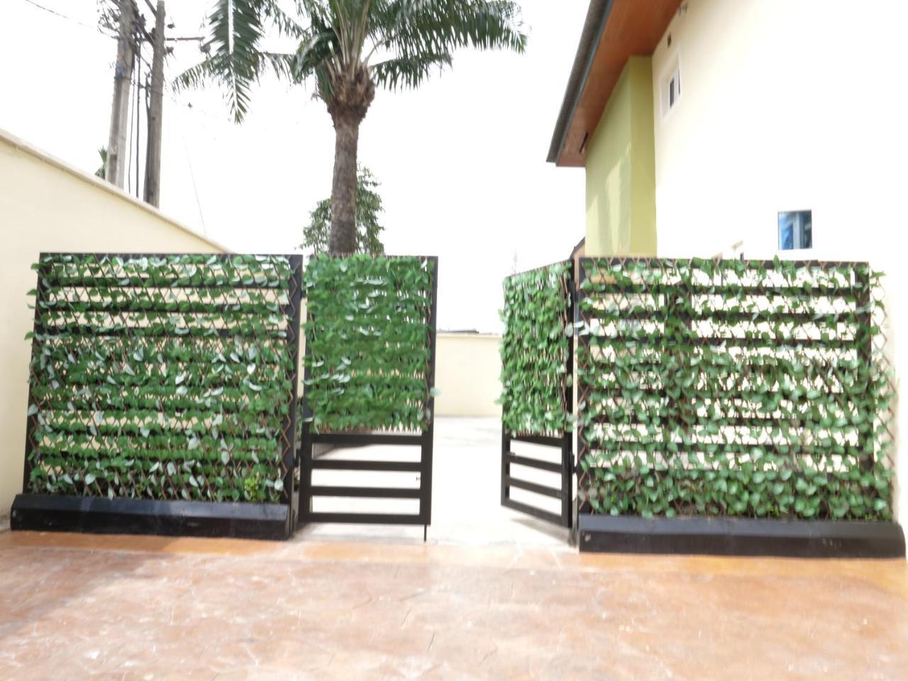 Alexia'S Place Hotel Lagos Dış mekan fotoğraf