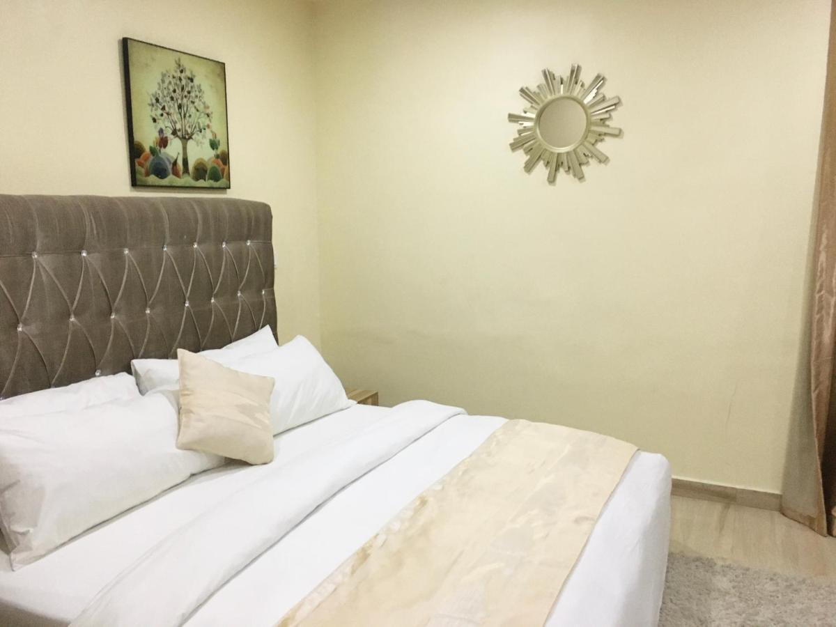 Alexia'S Place Hotel Lagos Dış mekan fotoğraf
